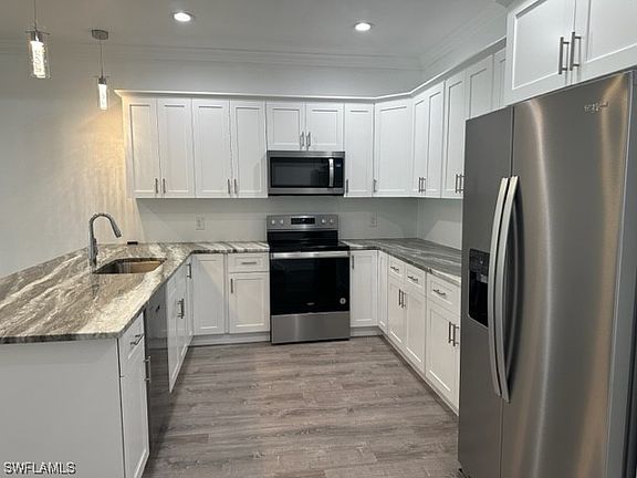 4th image of 2115 French St
