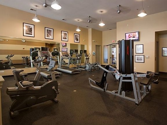 4th image of 1531 Watkins Ln Unit 101