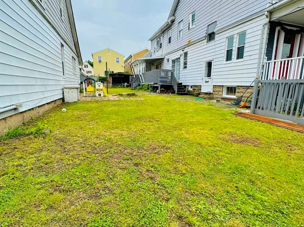 129 W 44th St, Bayonne, NJ 07002