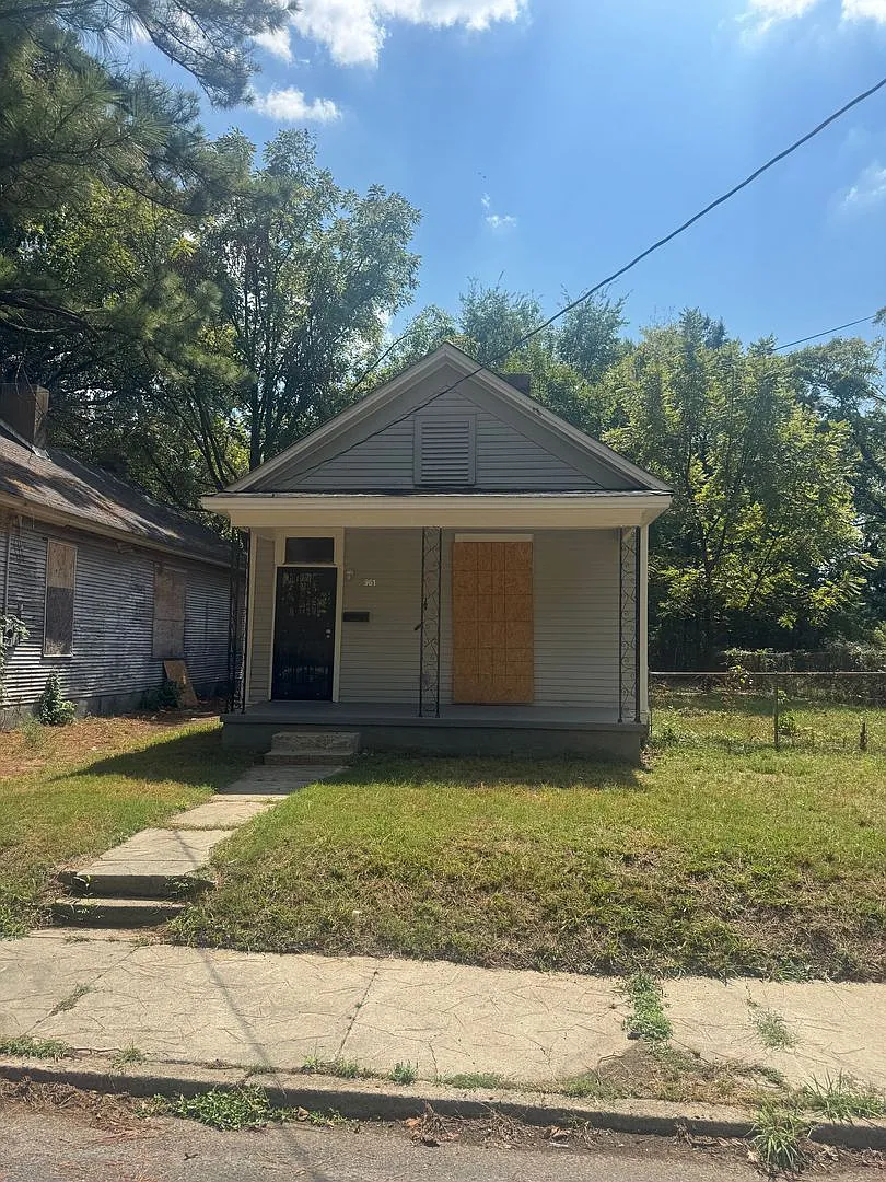 Welcome to 961 Joseph Place! Section 8 Welcome — Photo 1
