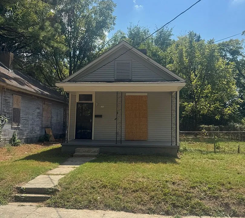 961 Joseph Pl