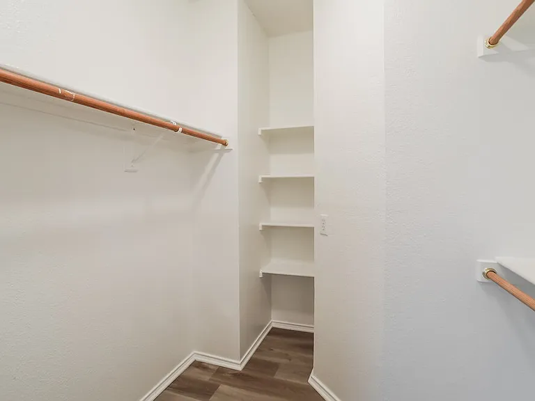 7213 Park Creek Cir W — Photo 11