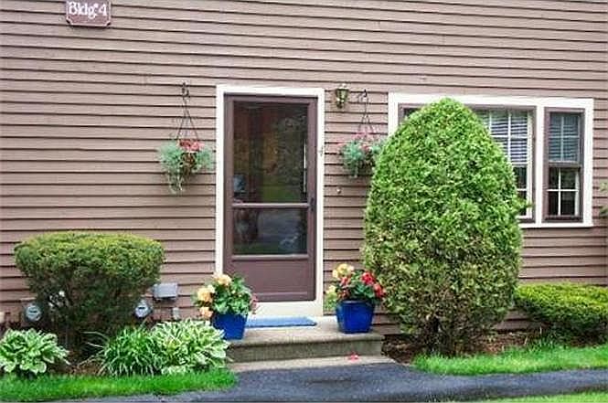 4 Apple Ridge, Unit 4