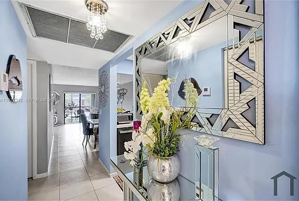 2 bed, 970 sqft, $2,575 — Photo 2