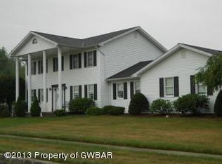 237 Saint Lawrence Dr, Larksville, PA 18704