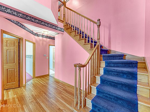 5th image of 2722 Emerald Dr