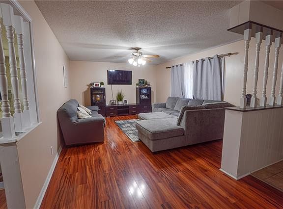 5th image of 2800 Francis Ave