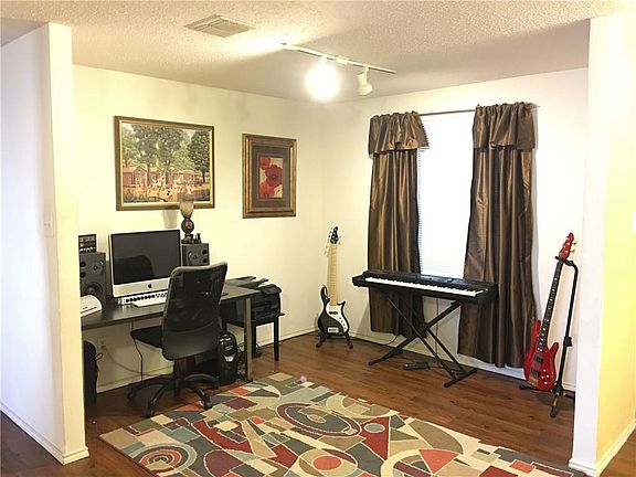 3rd image of 1227 McMillan Dr