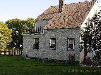 4th image of 214 Playhouse St E