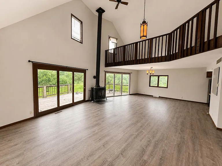 4284 State Road J — Photo 2