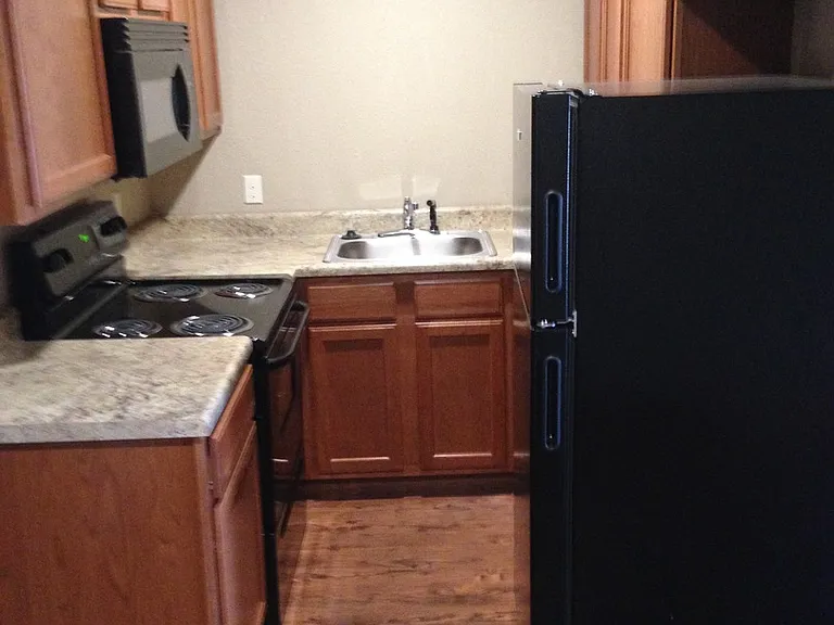 2719 N I St — Photo 2