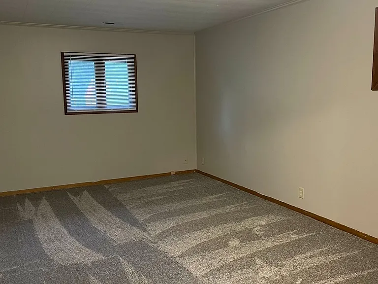 1512 Hartford Rd — Photo 6