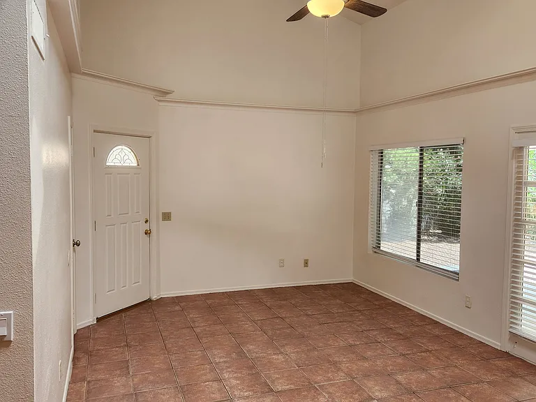2721 W Estrella Dr — Photo 8