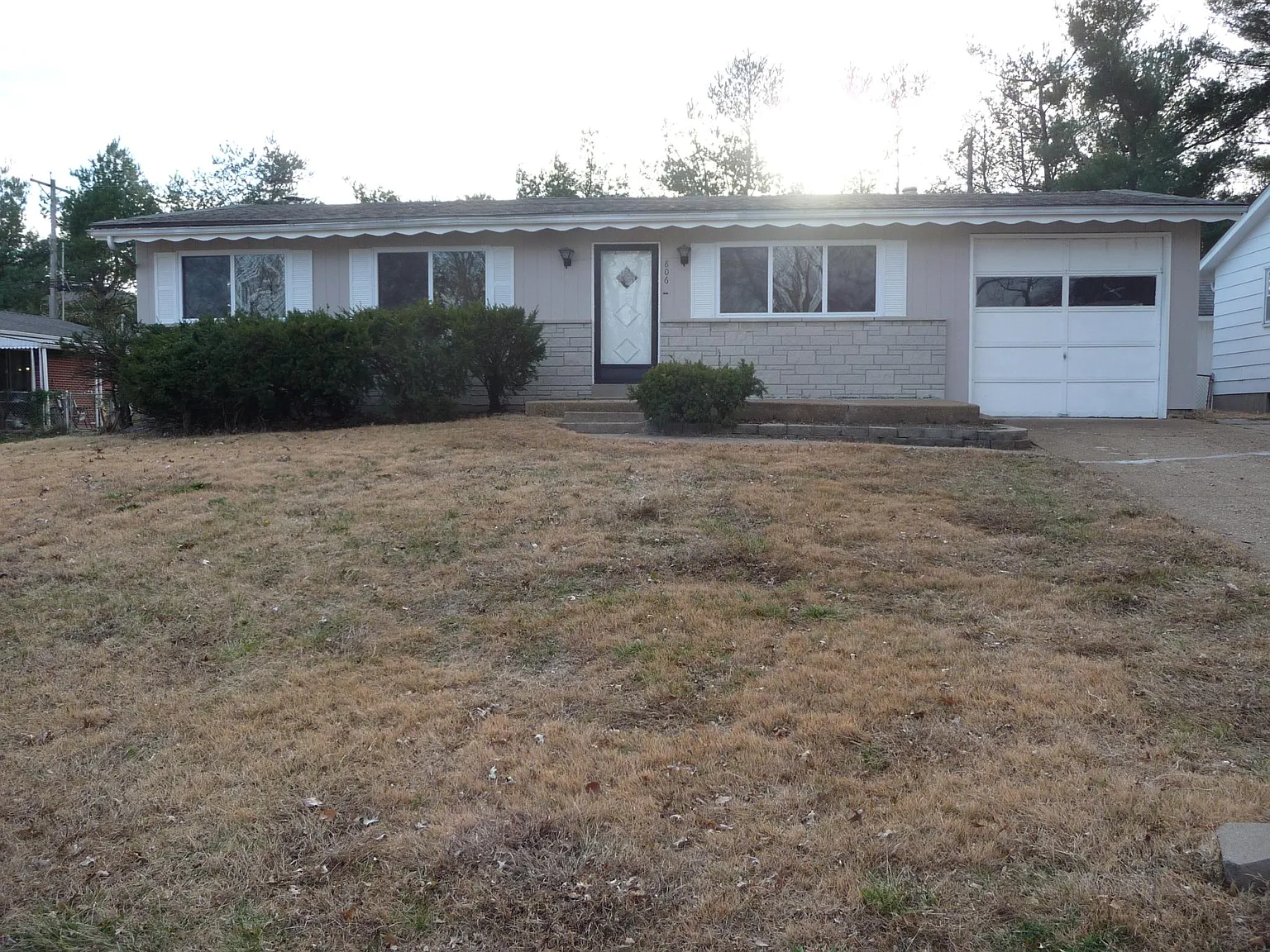 806 Mary Jo Ln photo 1