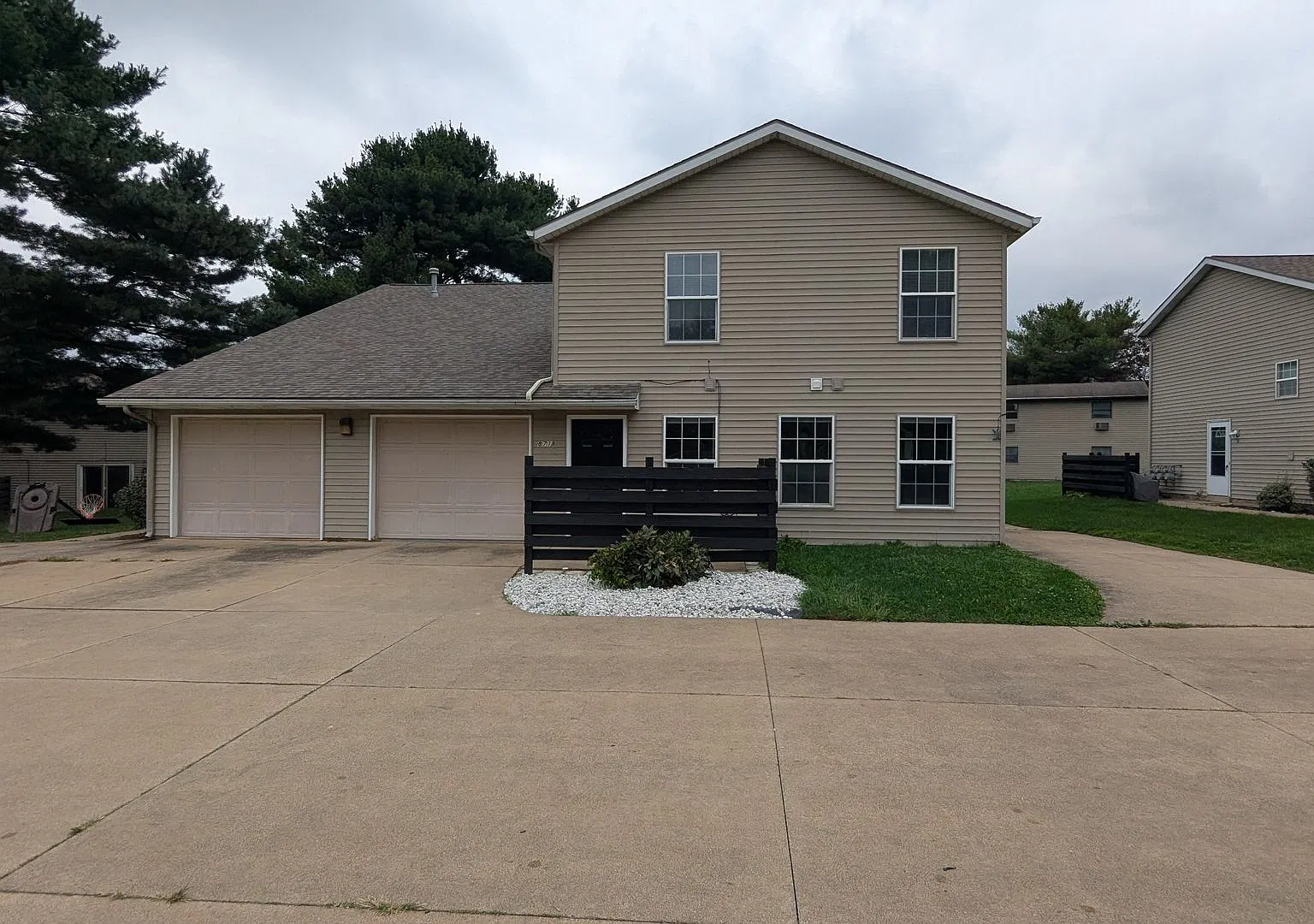MN Cedar Village (871) — Photo 3
