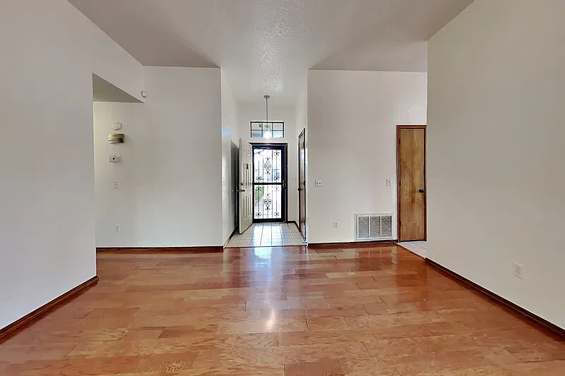 4 bed, 2.0 bath, 1703 sqft, $1,750 — Photo 2
