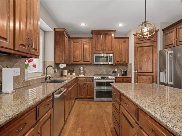 16394 W 171st Ter, Olathe, KS 66062