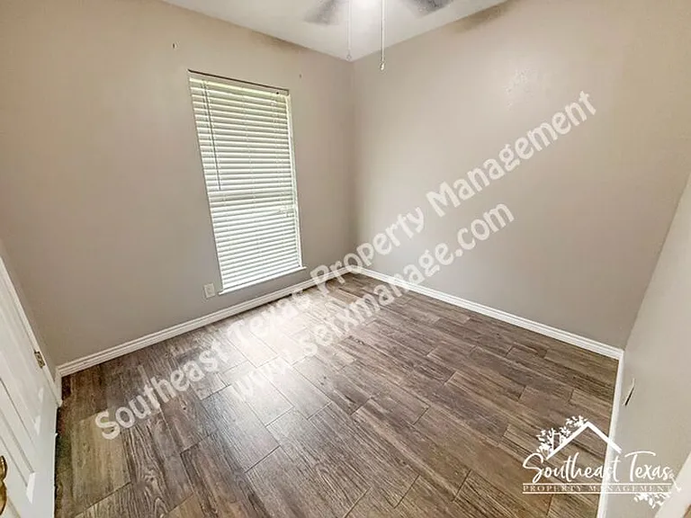 290 Beach St — Photo 6