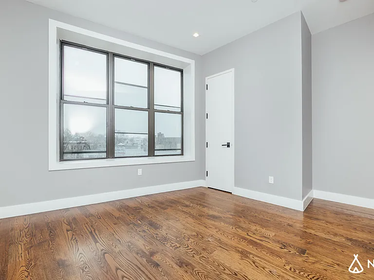 6015 Myrtle Ave #L — Photo 8