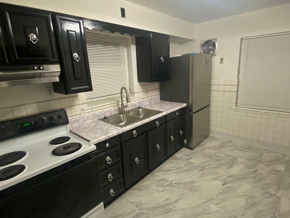1st image of 7341 Brookcrest Dr #1