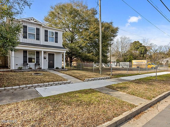 3rd image of 1004 S 8th Street