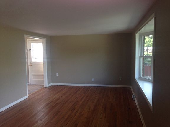 3rd image of 1307 NE 69th Ter