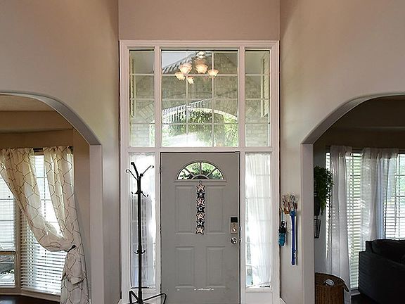 4th image of 3566 S 185th Ave