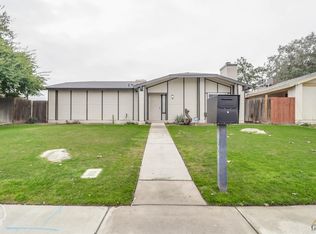 3913 White Ln, Bakersfield, CA 93309