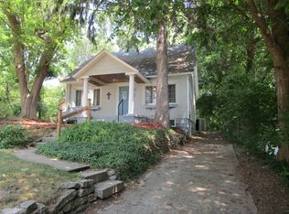 1118 Emerald Ave NE, Grand Rapids, MI