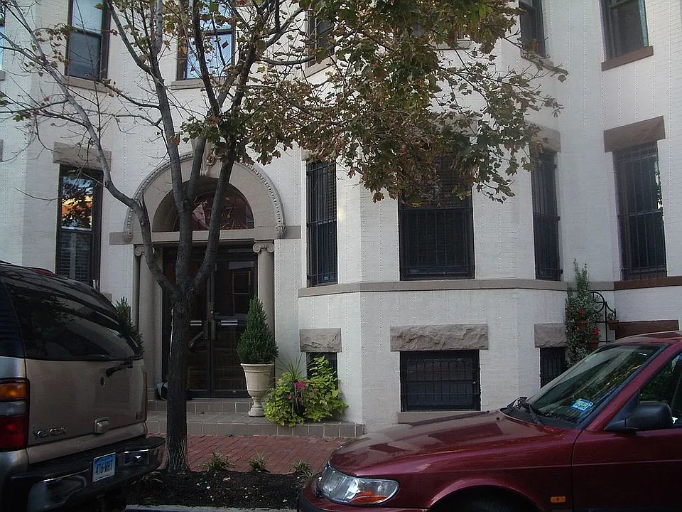 1737 Willard NW