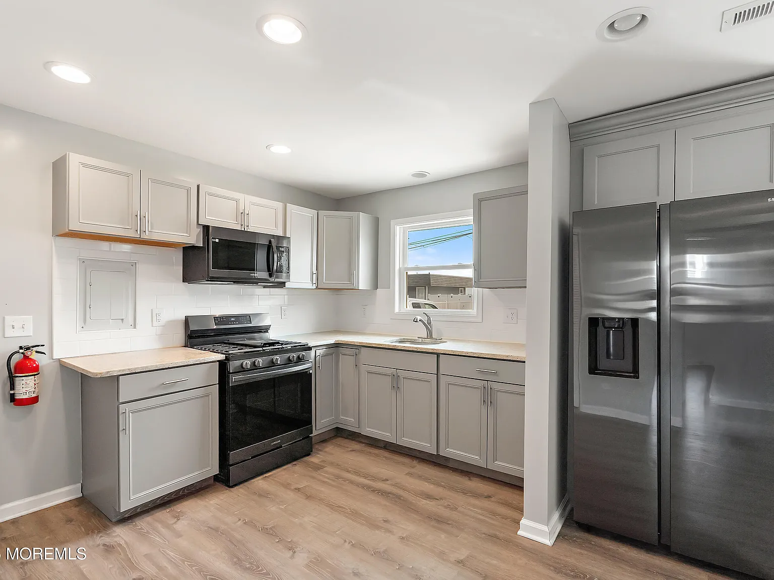 2 bed, 850 sqft, $2,600 — Photo 1