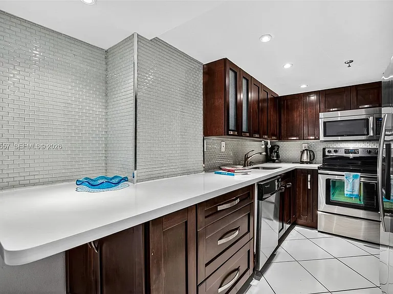 2401 Collins Ave #1107 — Photo 3