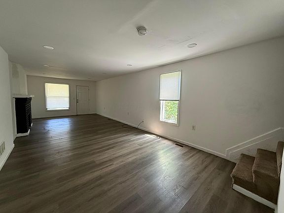 3rd image of 841 E Starr Ave #843