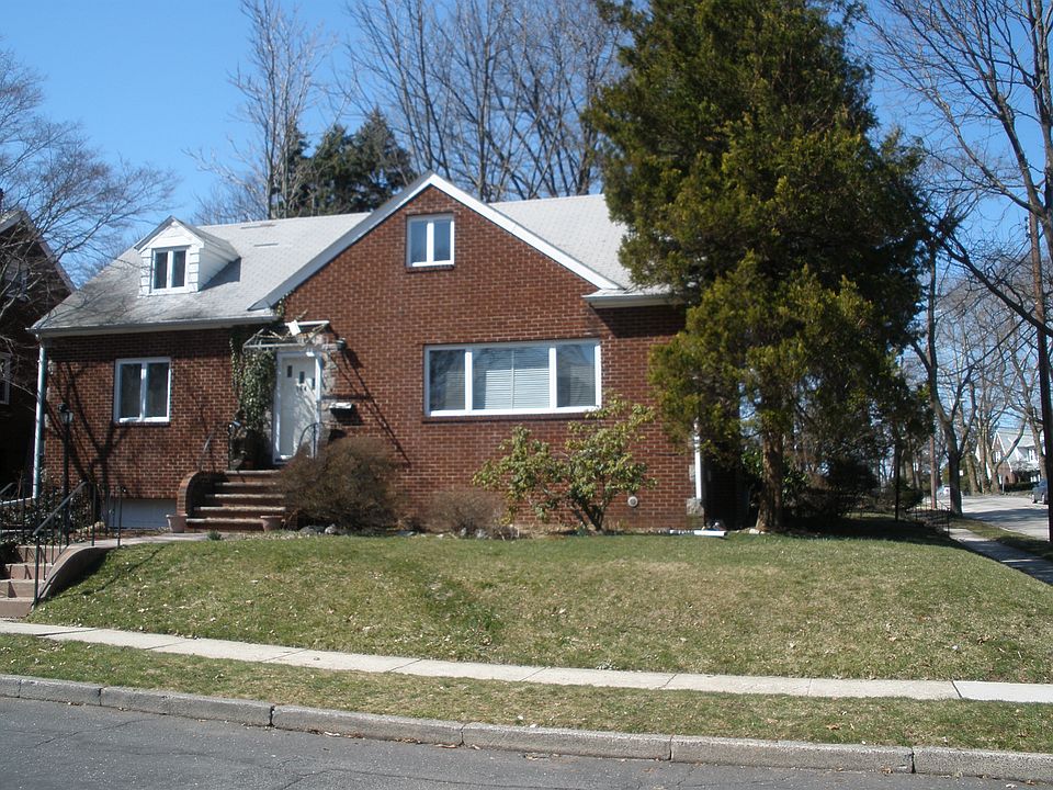1st image of 164 Hillcrest Ave