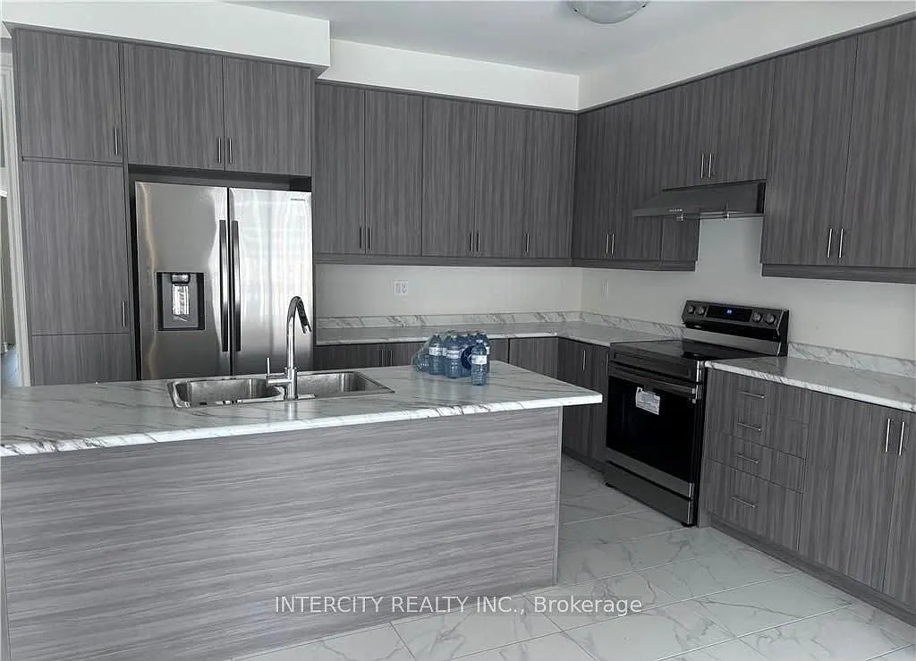 4 bed, $2,800 — Photo 3
