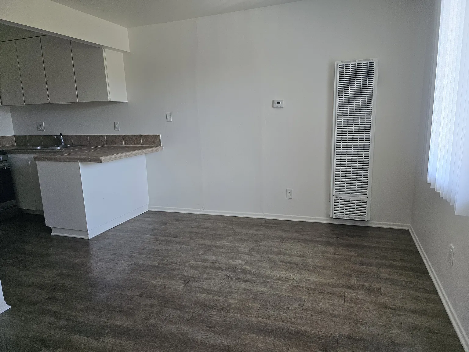 1 bed, 700 sqft, $2,200 — Photo 2