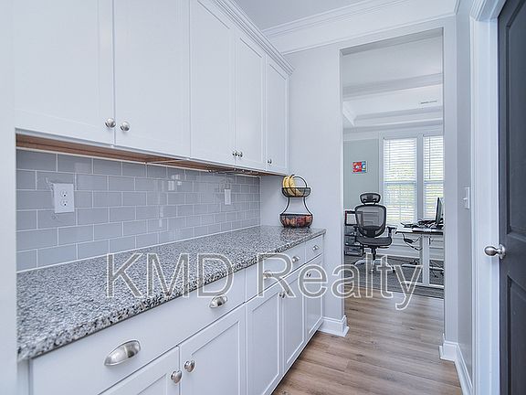 5th image of 1445 Overlea Pl NW