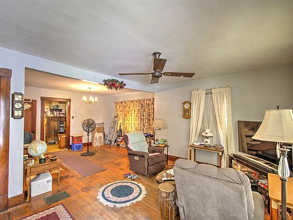 5th image of 1162 W King St