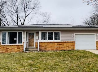 817 N 5th St, Chariton, IA 50049
