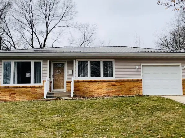 817 N 5th St, Chariton, IA 50049