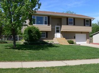 204 Northern Ave, Yankton, SD 57078