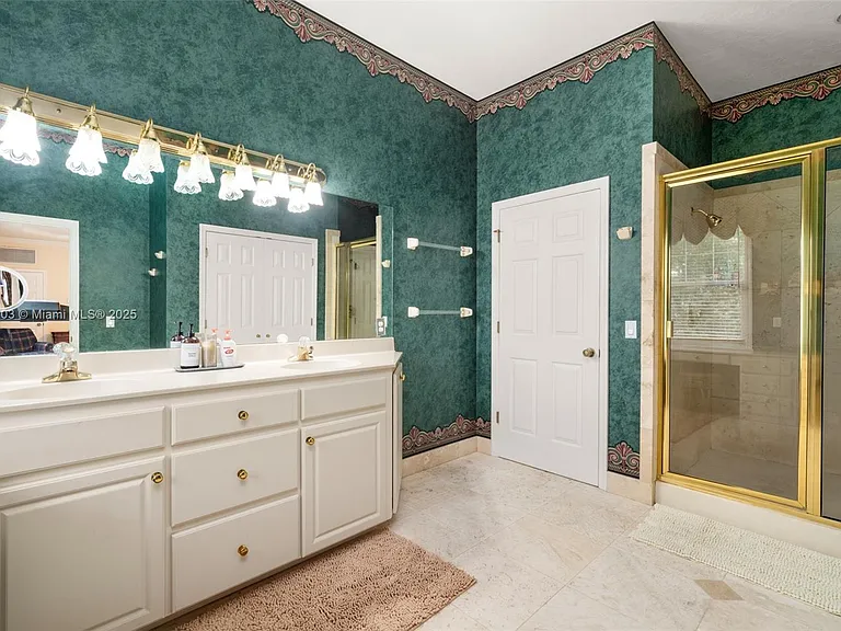 2551 Lakeview Dr — Photo 30