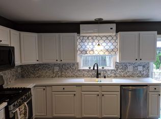 3 Oak Rd, Lake Hopatcong, NJ 07849