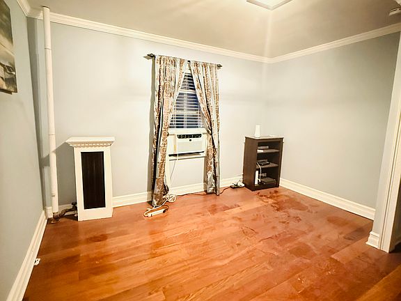 3rd image of 9114 182nd St #2