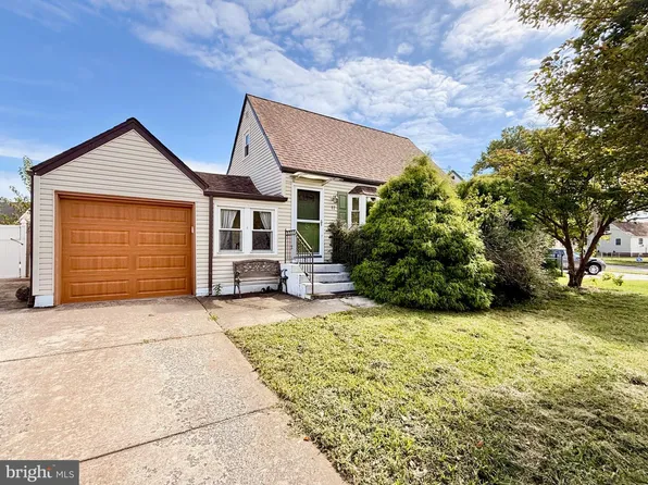 17 Bergen Ave, Bellmawr, NJ 08031