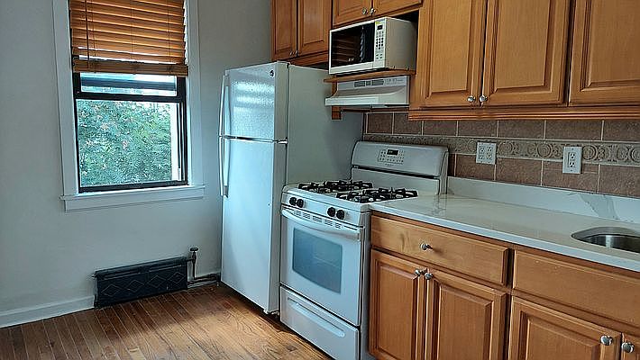 1st image of 65 Hausman St Floor 3