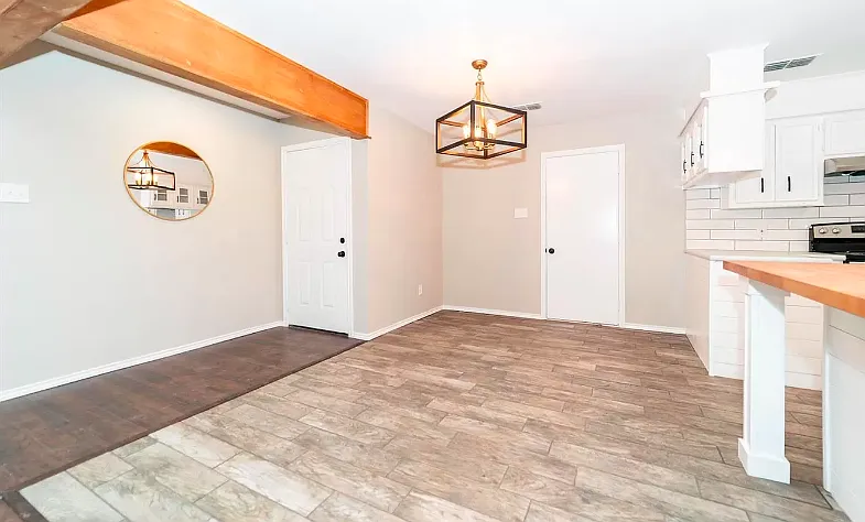 3 bed, 2.0 bath, 1427 sqft, $1,650 — Photo 4