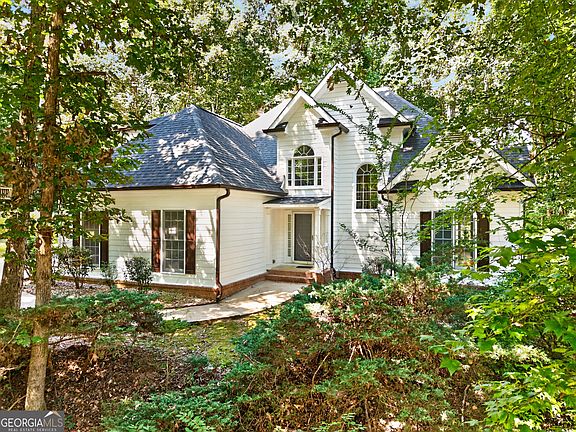 3rd image of 315 Thorntree Ln