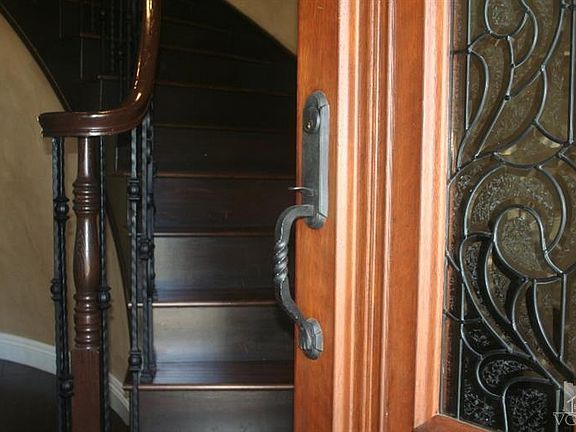 2nd image of 454 Havenside Ave