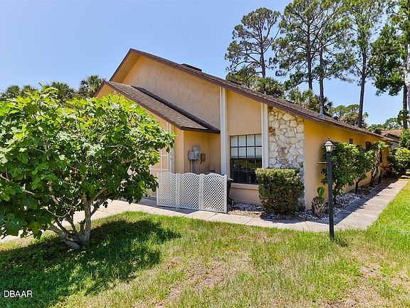 2nd image of 929 Stonybrook Cir
